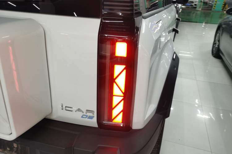 Used iCAR 03 2024 401km Two-Wheel Drive Standard Advanced Version Exterior 2