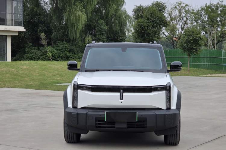 Used iCAR 03 2024 401km Two-Wheel Drive Standard Advanced Version Exterior 5