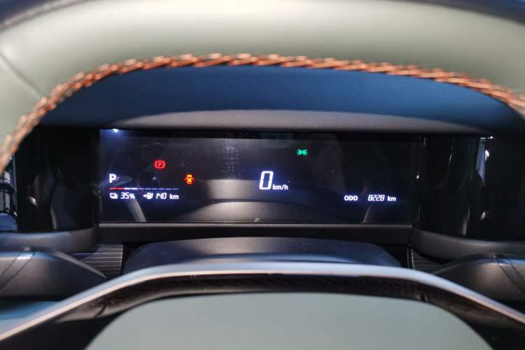 Used iCAR 03 2024 401km Two-Wheel Drive Standard Advanced Version Instrument Cluster