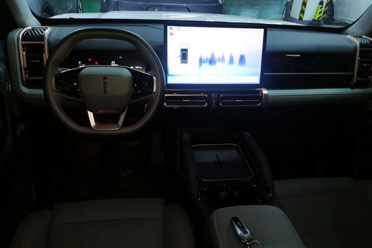 Used iCAR 03 2024 401km Two-Wheel Drive Standard Advanced Version Interior 2