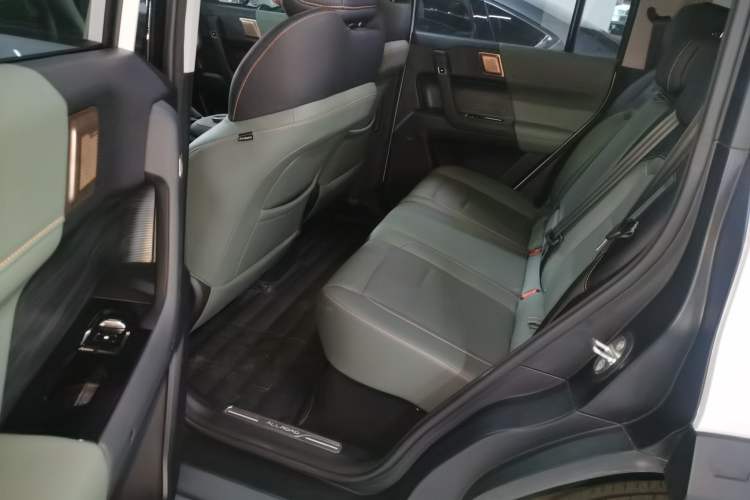 Used iCAR 03 2024 401km Two-Wheel Drive Standard Advanced Version Interior 4