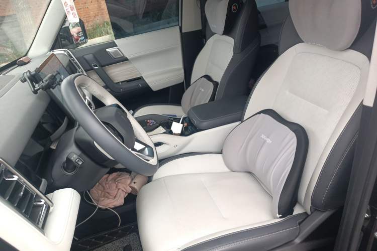 Used iCAR 03 2024 472km Four-Wheel Drive Long-Range Intelligent Advanced Version Left Front Seat