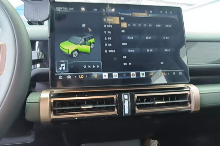 Used iCAR 03 2024 401km Two-Wheel Drive Executive Edition Audio And AC Panel