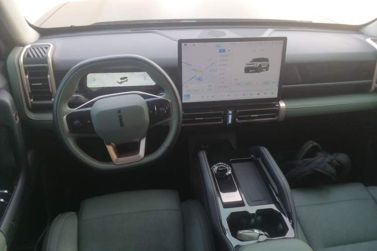 Used iCAR 03 2024 501km Four-wheel Drive Long-Range Advanced Version Center Console