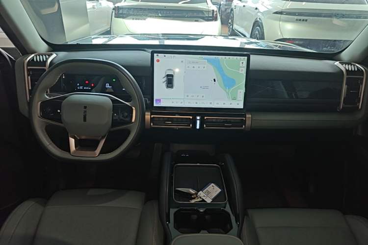 Used iCAR 03 2024 501km Two-Wheel Drive Long-Range Yuechao Edition Center Console