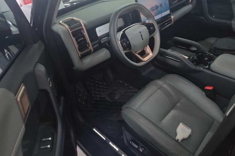 Used iCAR 03 2024 501km Four-wheel Drive Long-Range Advanced Version Driver Seat
