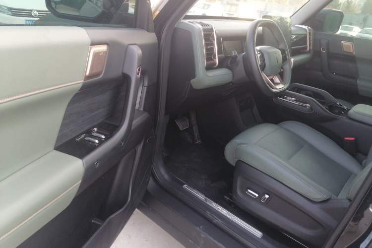 Used iCAR 03 2024 501km Four-wheel Drive Long-Range Advanced Version Driver Seat