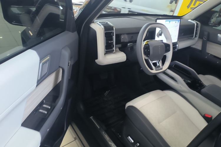 Used iCAR 03 2024 472km Four-Wheel Drive Long-Range Version Driver Seat