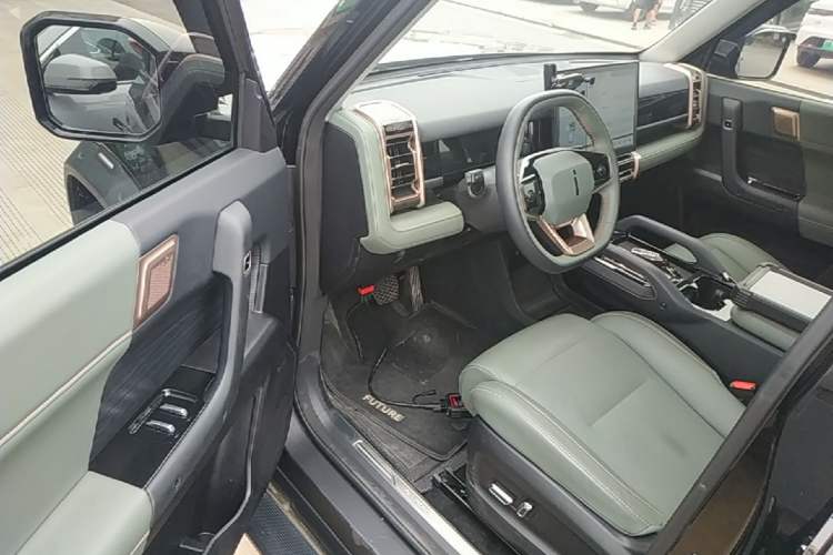 Used iCAR 03 2024 472km Four-Wheel Drive Long-Range Intelligent Advanced Version Driver Seat