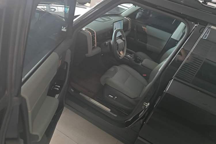 Used iCAR 03 2024 501km Two-Wheel Drive Long-Range Yuechao Edition Driver Seat