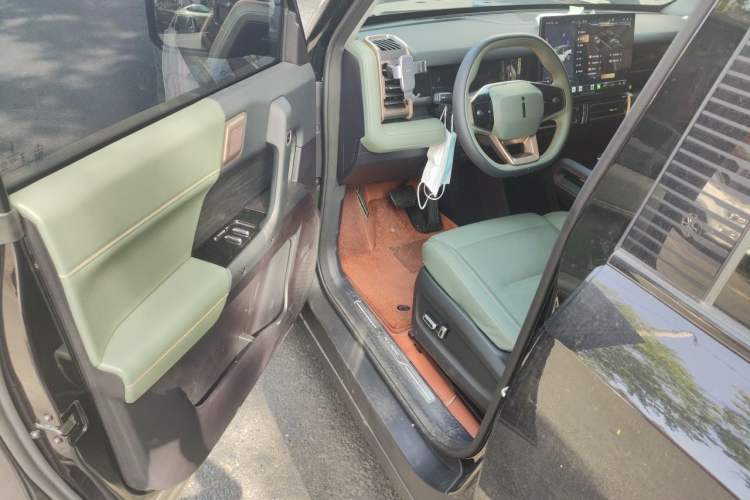 Used iCAR 03 2024 472km Four-Wheel Drive Long-Range Smart Enjoyment Version Driver Seat