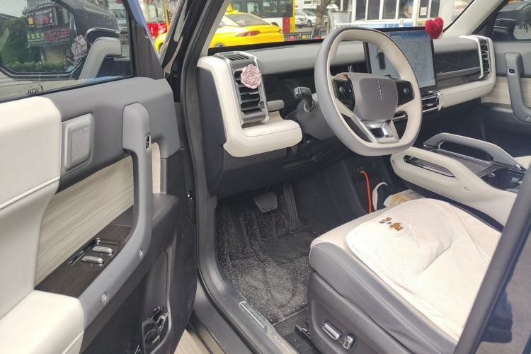 Used iCAR 03 2024 501km Two-Wheel Drive Long-Range Version Driver Seat
