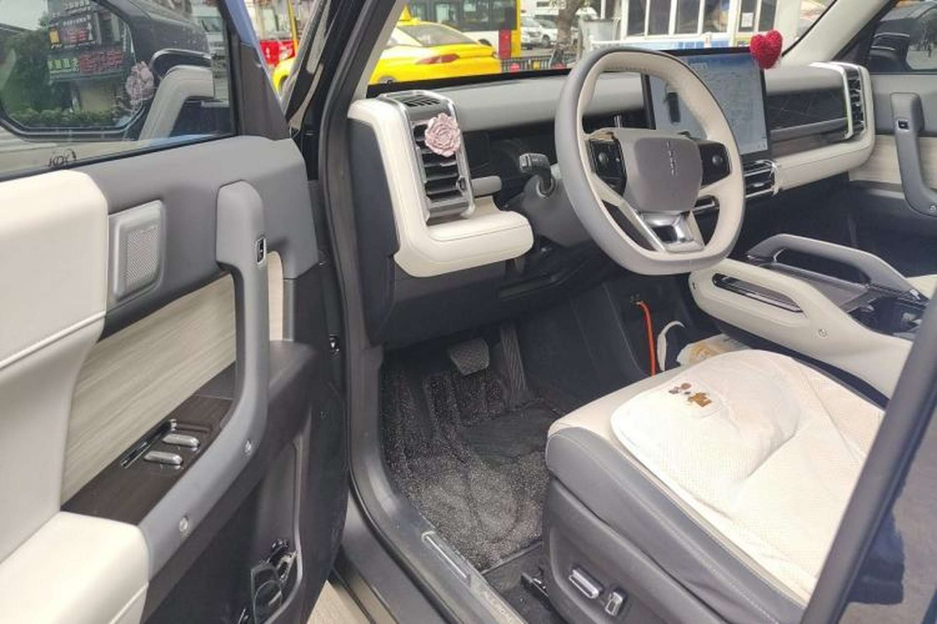 Used iCAR 03 2024 501km Two-Wheel Drive Long-Range Version Driver Seat