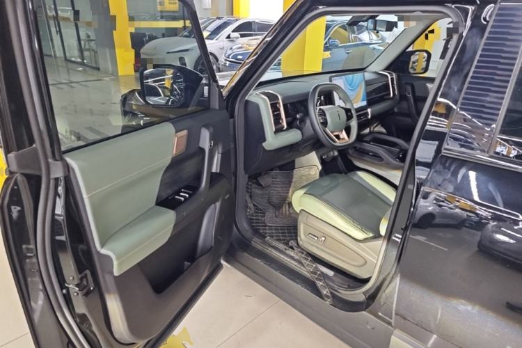 Used iCAR 03 2024 501km Two-Wheel Drive Long-Range Yuechao Edition Driver Seat