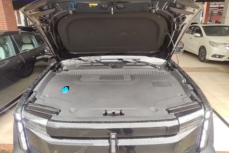 Used iCAR 03 2024 401km Two-Wheel Drive Standard Advanced Version Engine Bay