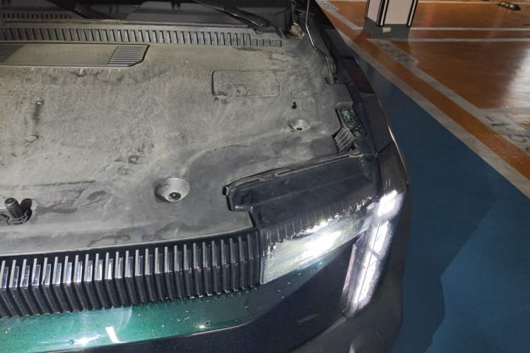 Used iCAR 03 2024 472km Four-Wheel Drive Long-Range Version Engine Bay Left