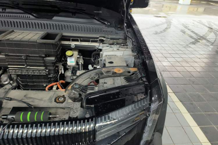 Used iCAR 03 2024 401km Two-Wheel Drive Standard Advanced Version Engine Bay Left