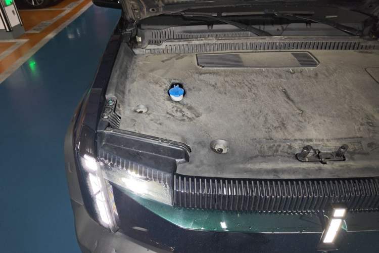 Used iCAR 03 2024 472km Four-Wheel Drive Long-Range Version Engine Bay Right