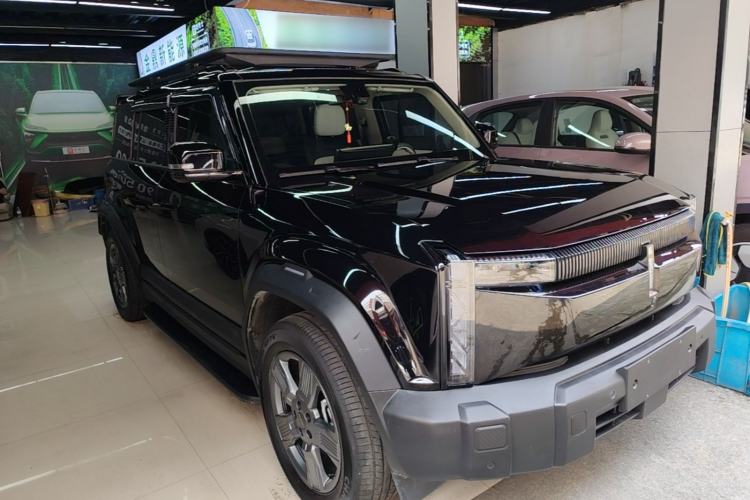 Used iCAR 03 2024 401km Range Two-Wheel Drive Standard Yuechao Version Front Right 45 Deg