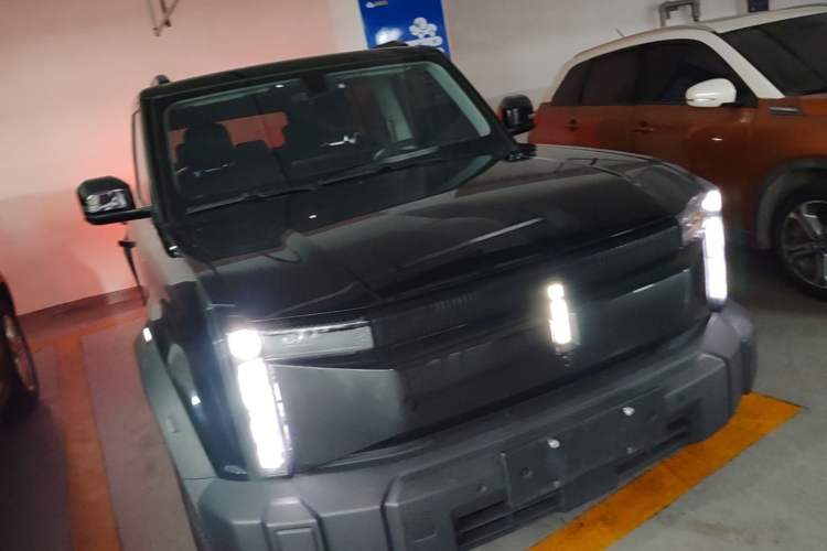 Used iCAR 03 2024 401km Range Two-Wheel Drive Standard Yuechao Version Front Right 45 Deg
