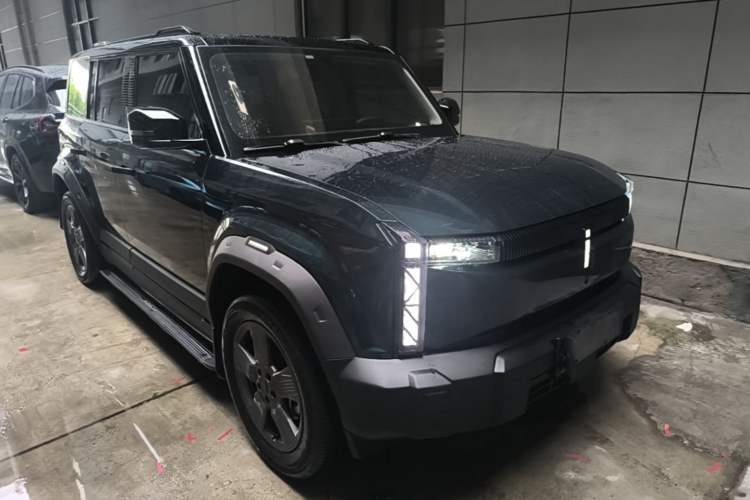 Used iCAR 03 2024 401km Two-Wheel Drive Standard Advanced Version Front Right 45 Deg