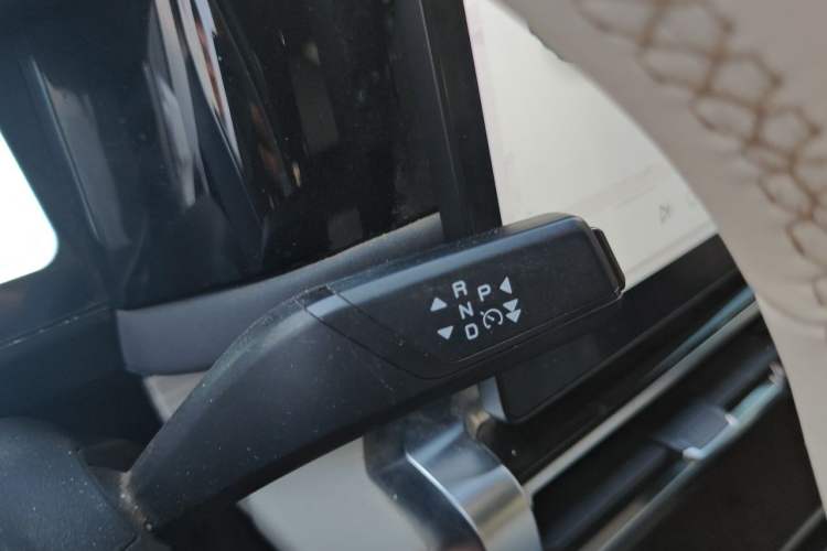 Used iCAR 03 2024 501km Range Two-Wheel Drive Long-Range Smart Trend Edition Gear Lever