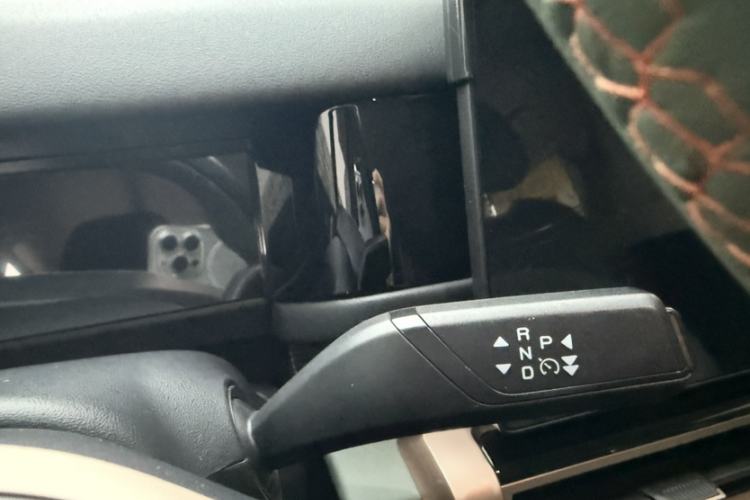 Used iCAR 03 2024 501km Two-Wheel Drive Long-Range Version Gear Lever