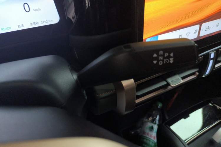 Used iCAR 03 2024 501km Range Two-Wheel Drive Long-Range Smart Trend Edition Gear Lever