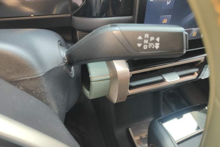 Used iCAR 03 2024 401km Two-Wheel Drive Standard Advanced Version Gear Lever