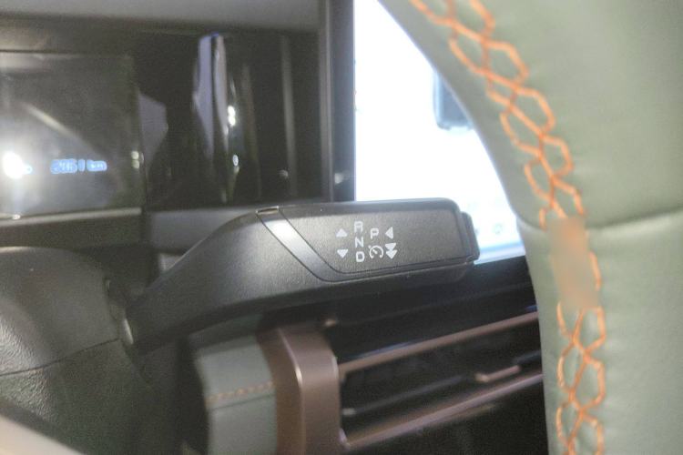 Used iCAR 03 2024 501km Two-Wheel Drive Long-Range Version Gear Lever