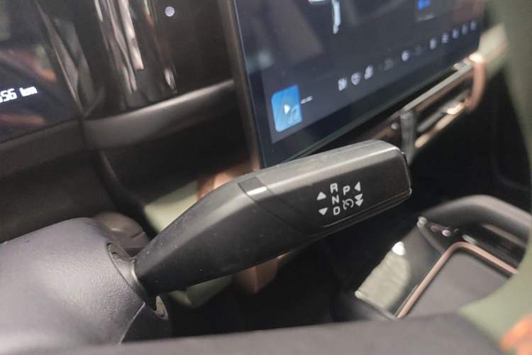Used iCAR 03 2024 401km Two-Wheel Drive Standard Advanced Version Gear Lever