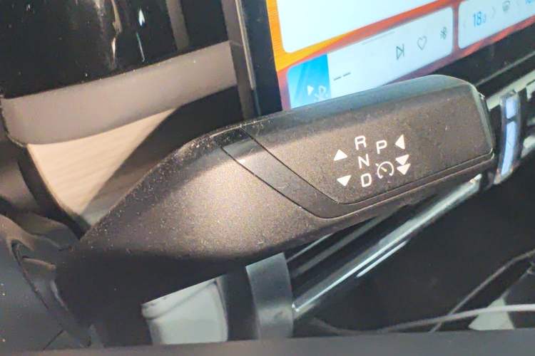 Used iCAR 03 2024 501km Two-Wheel Drive Long-Range Version Gear Lever