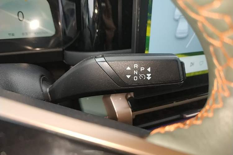 Used iCAR 03 2024 472km Four-Wheel Drive Long-Range Intelligent Advanced Version Gear Lever