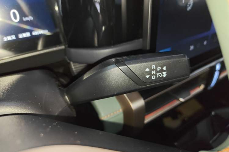 Used iCAR 03 2024 501km Four-wheel Drive Long-Range Advanced Version Gear Lever