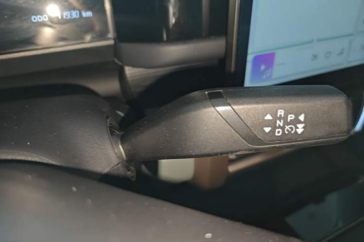 Used iCAR 03 2024 501km Two-Wheel Drive Long-Range Yuechao Edition Gear Lever