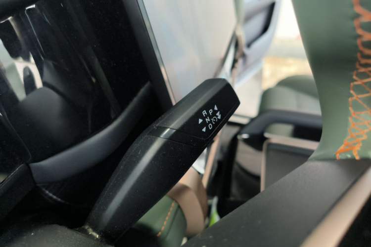 Used iCAR 03 2024 401km Two-Wheel Drive Standard Advanced Version Gear Lever