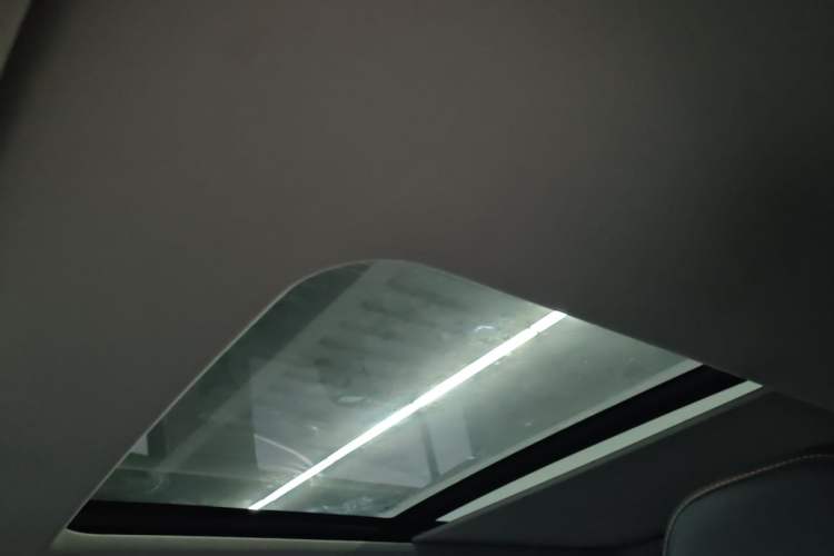 Used iCAR 03 2024 472km Four-Wheel Drive Long-Range Version Headliner