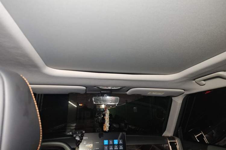 Used iCAR 03 2024 472km Four-Wheel Drive Long-Range Version Headliner