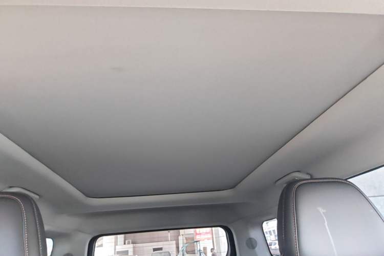 Used iCAR 03 2024 472km Four-Wheel Drive Long-Range Smart Enjoyment Version Headliner