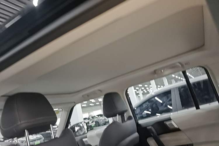 Used iCAR 03 2024 472km Four-Wheel Drive Long-Range Version Headliner