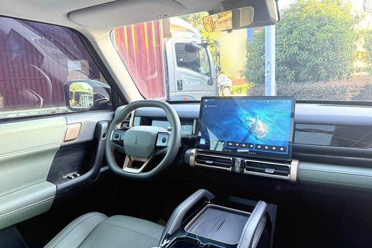 Used iCAR 03 2024 501km Two-Wheel Drive Long-Range Yuechao Edition Interior 1