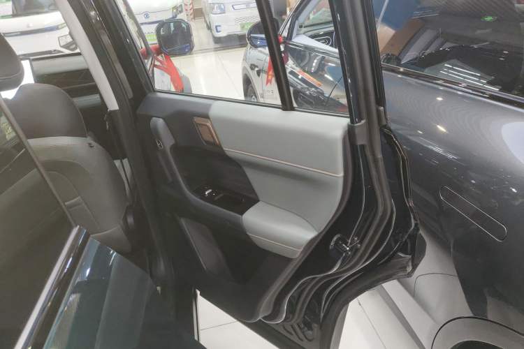 Used iCAR 03 2024 501km Two-Wheel Drive Long-Range Version Interior 6