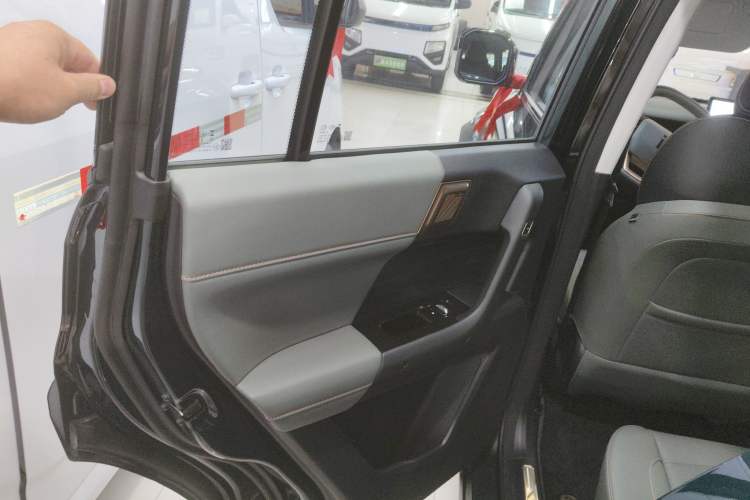 Used iCAR 03 2024 501km Two-Wheel Drive Long-Range Version Interior 8