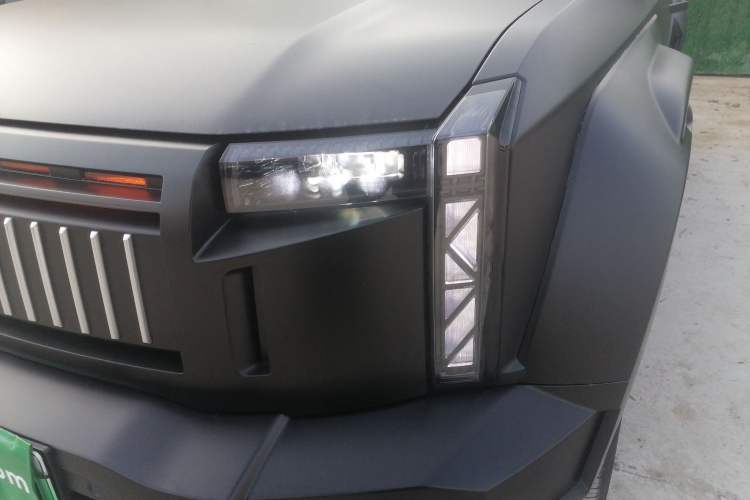Used iCAR 03 2024 501km Four-wheel Drive Long-Range Advanced Version Left Front Headlight