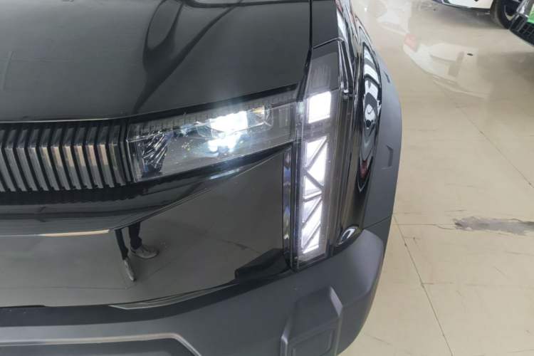 Used iCAR 03 2024 501km Two-Wheel Drive Long-Range Version Left Front Headlight