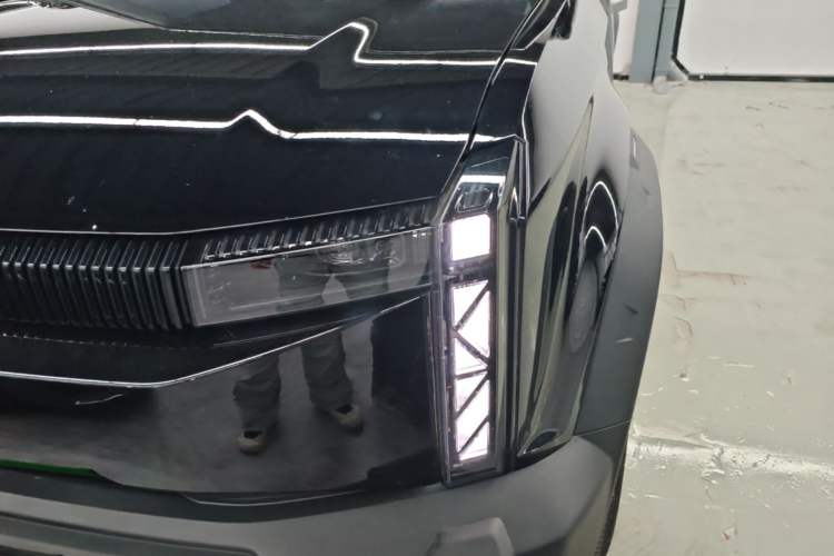 Used iCAR 03 2024 472km Four-Wheel Drive Long-Range Version Left Front Headlight