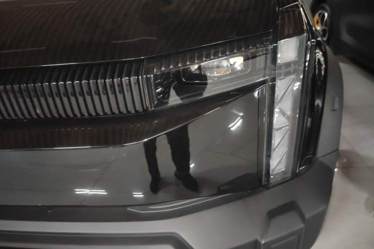 Used iCAR 03 2024 472km Four-Wheel Drive Long-Range Version Left Front Headlight