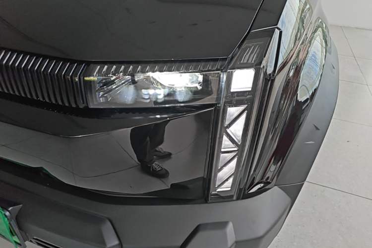 Used iCAR 03 2024 472km Four-Wheel Drive Long-Range Version Left Front Headlight