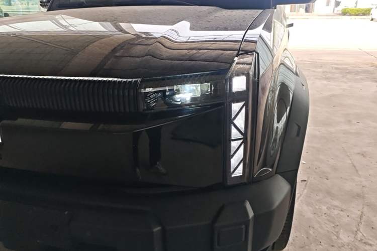 Used iCAR 03 2024 472km Four-Wheel Drive Long-Range Version Left Front Headlight