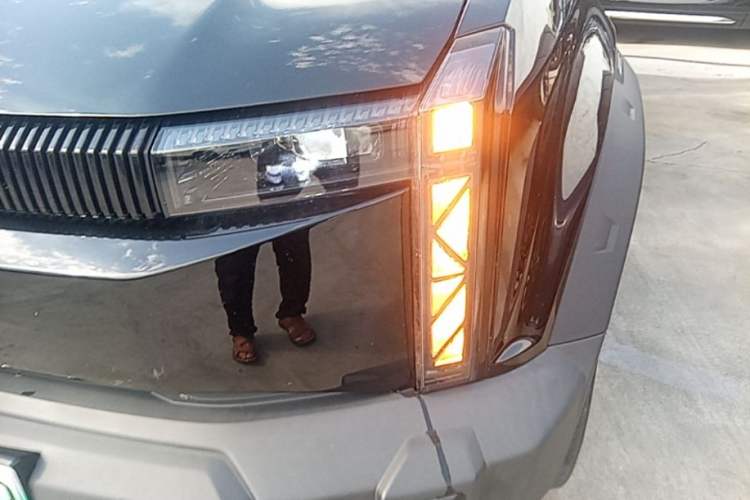 Used iCAR 03 2024 472km Four-Wheel Drive Long-Range Version Left Front Headlight